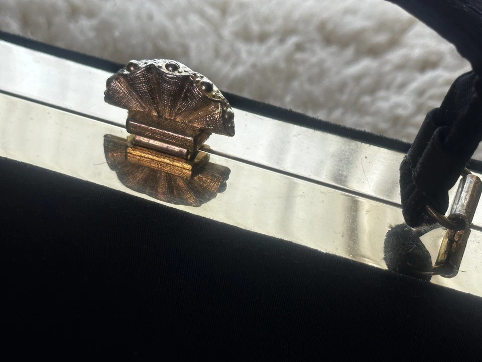 Cartera vintage de seda negra Foto 3 de 4