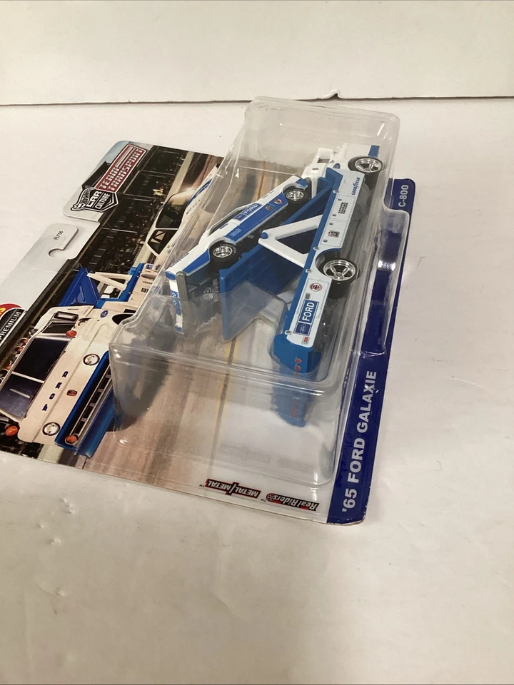 Hot Wheels, Team Transport, 65 Ford Galaxie y Ford C-800., , , escala 1/64  Foto 3 de 4