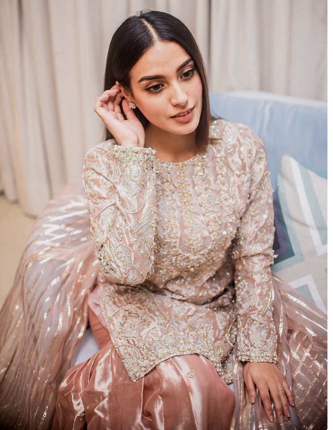 Kanwal Malik Safa gharara - Pakistani Wedding Party Designer Wear Size M image 3