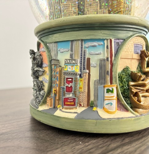 Twin Towers Snow Globe VTG New York W/ not working San Francisco Music Box Co. - Picture 3 of 5