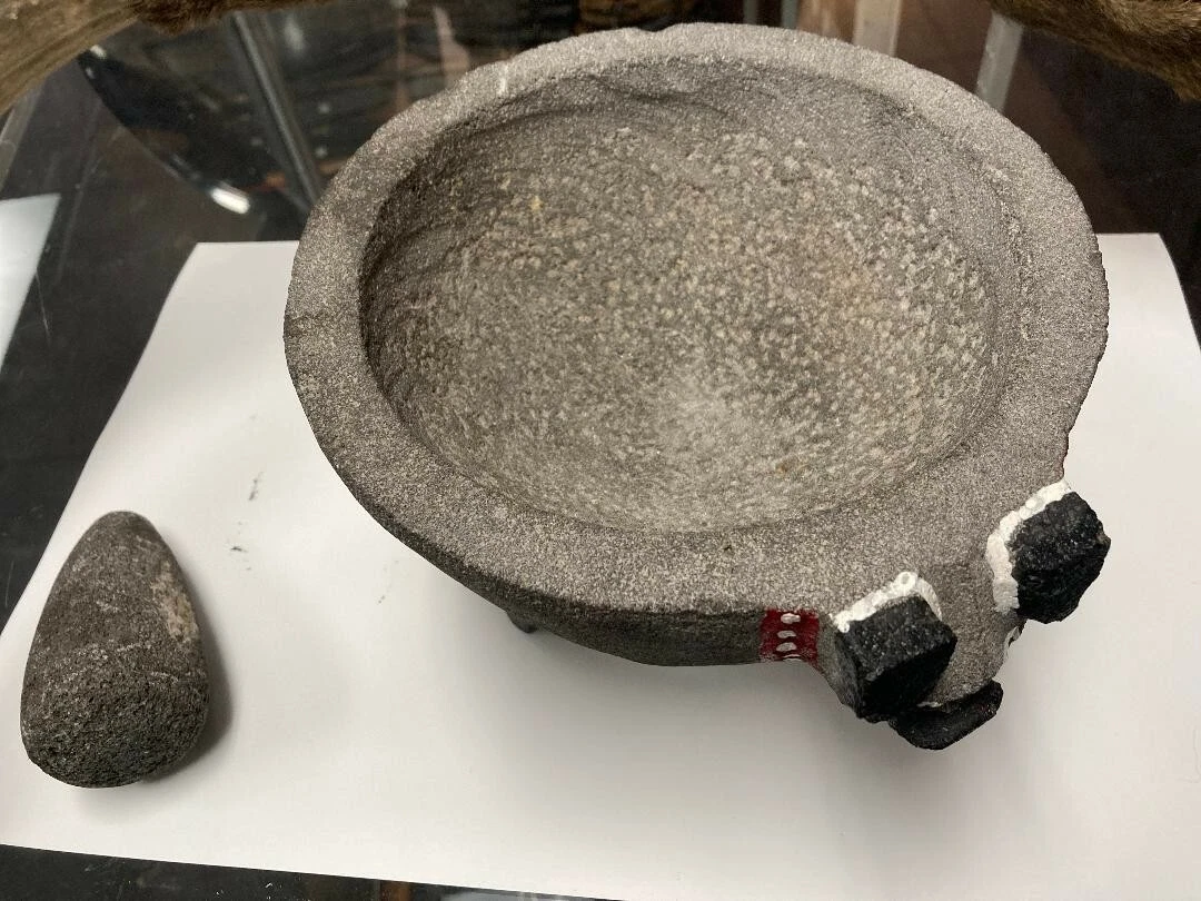 Traditional Basalt Mexican Mortar & Pestle Molcajete Mexican Stone 8” Wde 6" Tll