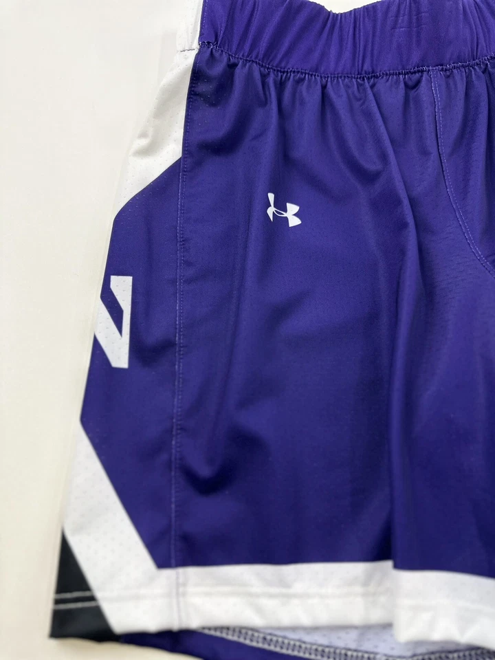 Shorts femininos Northwestern University pequeno S roxo basquete Under Armour - Imagem 3 de 4