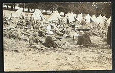 44-MILITARY WWI-ENGLAND -OFFICIALS IN REST WITH THEIR FAMILIES (Real Photo (RPPC