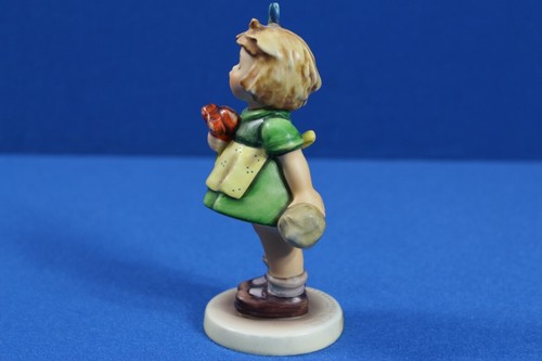 GOEBEL HUMMEL "The Surprise" Figurine 1981 431 TMK6 Exclusive Special Edition - Picture 3 of 12