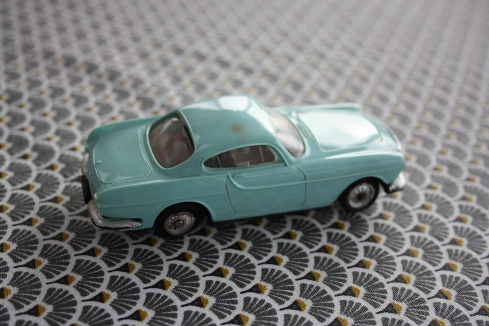 Voiture miniature Norev plastique Volvo P 1800 Coupé au 1/43 - Photo 4/4