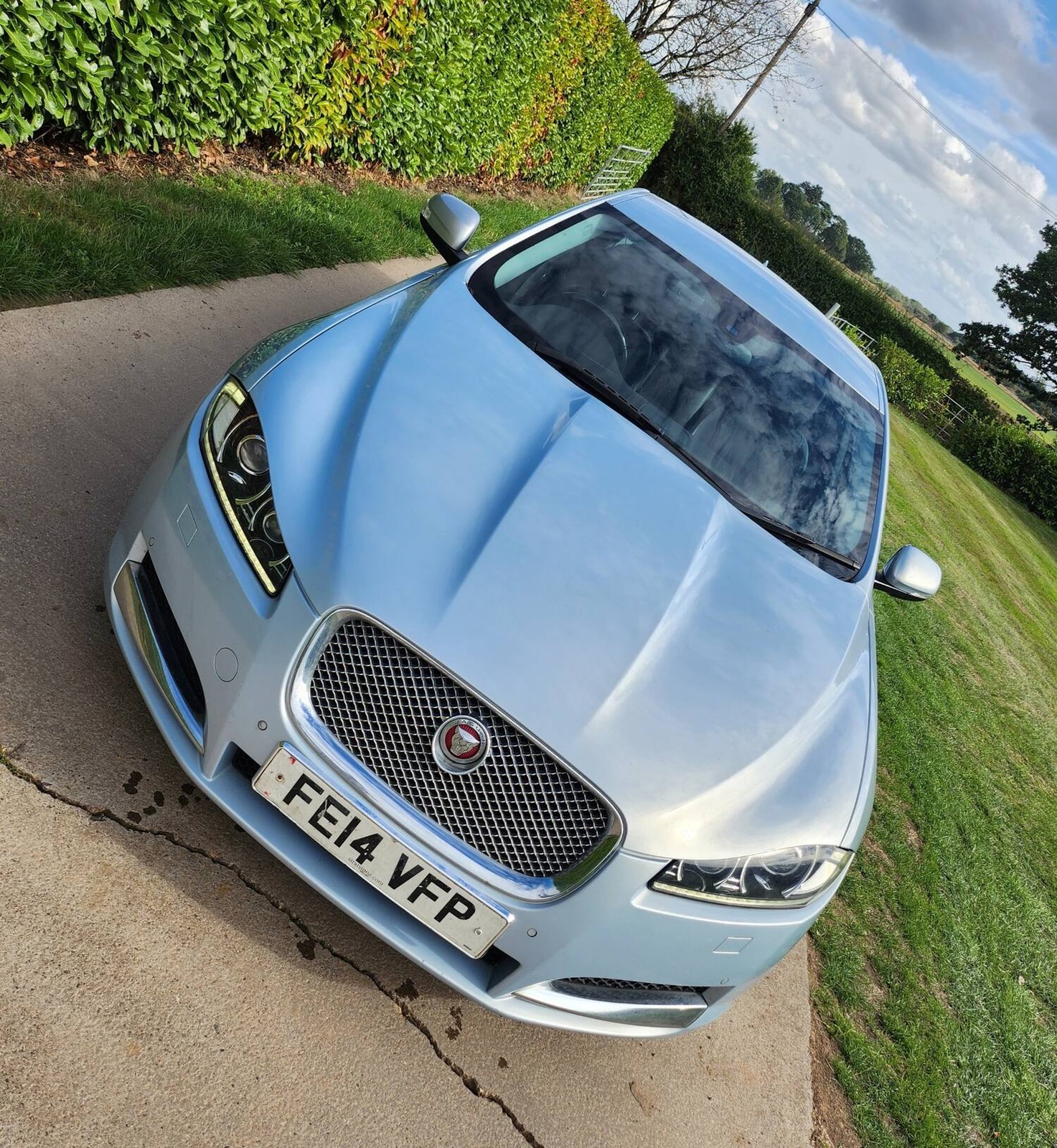 2014 Jaguar XF, photograph 12