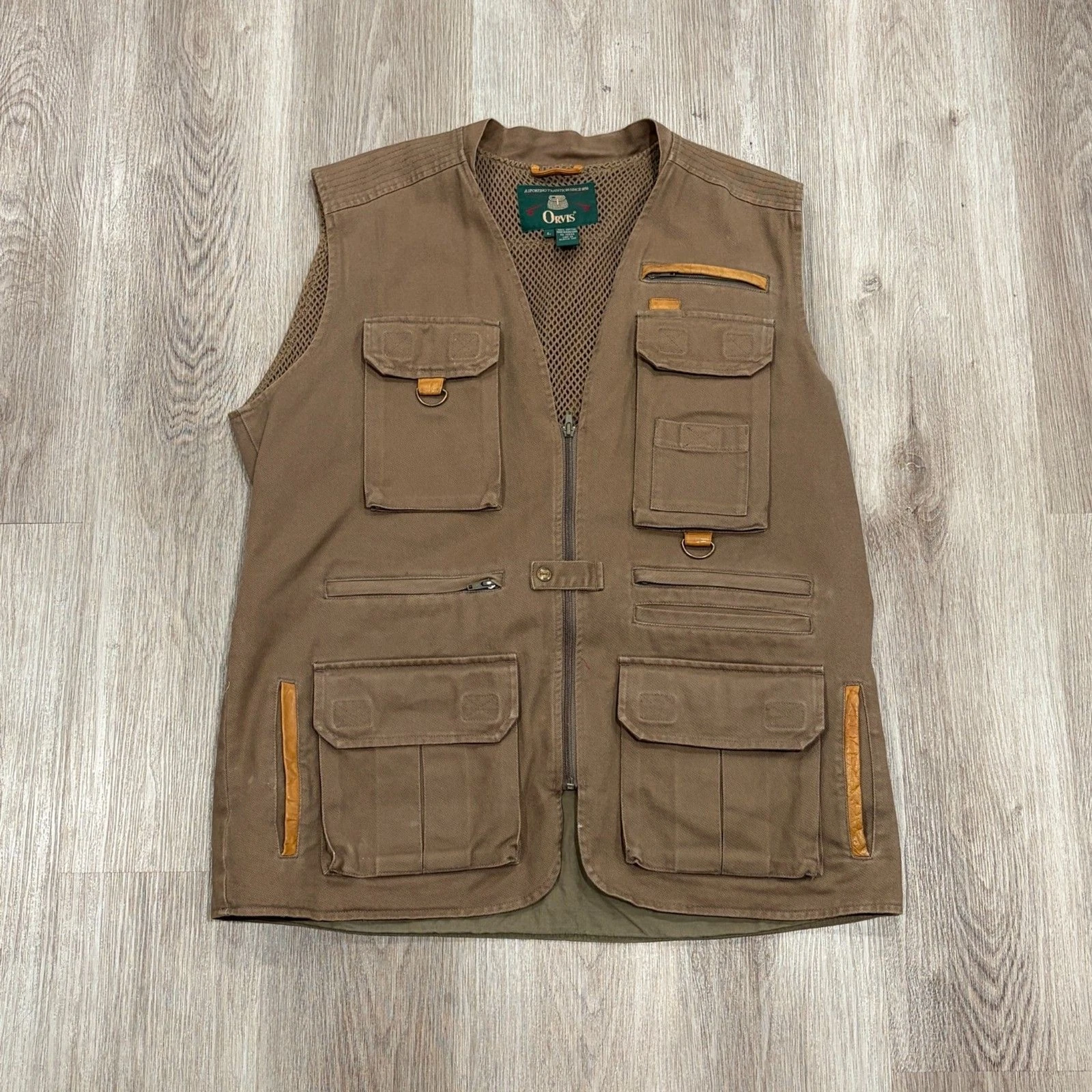 Vintage ORVIS Fishing Vest Mens L Leather Trim Tan Hunting Mesh Back Safari Fish