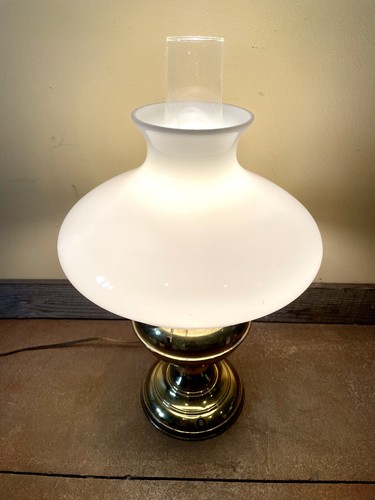 Converted Brass Oil Kerosene Lamp w/ Milkglass Glass Shade Hurricane Old Vintage - Picture 2 of 6