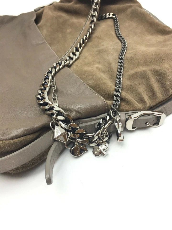 Jimmy Choo autêntica bolsa de ombro cinza acastanhado camurça/couro motociclista com correntes tamanho P - Imagem 4 de 4