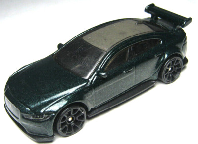 2018 HOT WHEELS JAGUAR XE SV PROJECT 8 GREEN 1:64 DIECAST 2 3/4'' CAR