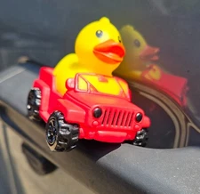 RED 4x4 Rig!  w/🚙 Rubber Duck driver,  Jeep ducking✌️FREE SHIPPING!!