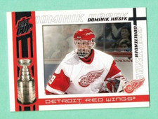 (1) DOMINIK HASEK  2003-04 PACIFIC QUEST FOR THE CUP # 36 WINGS  CARD (K1628)