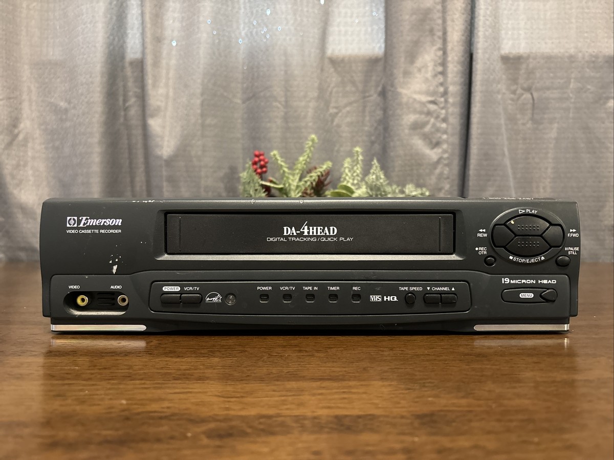 Emerson VCR EWV401B 19 Micron 4 Head VHS Player NO REMOTE Untested