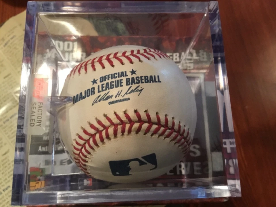 2001 Topps Reserve Ryan Ludwick Autografiado Novato MLB Oficial Bud Selig Balón Foto 3 de 4