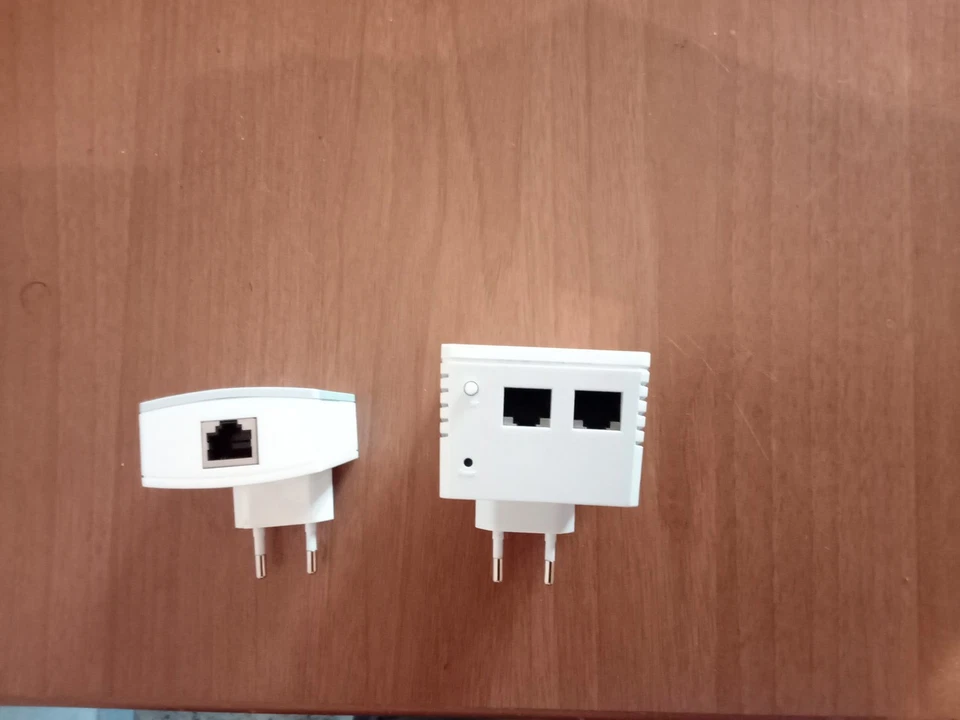 TP-Link AV500 Powerline WiFi Kit TL-WPA4220 + Adattatore PLC • 300Mbps • LAN • E - Immagine 4 di 4