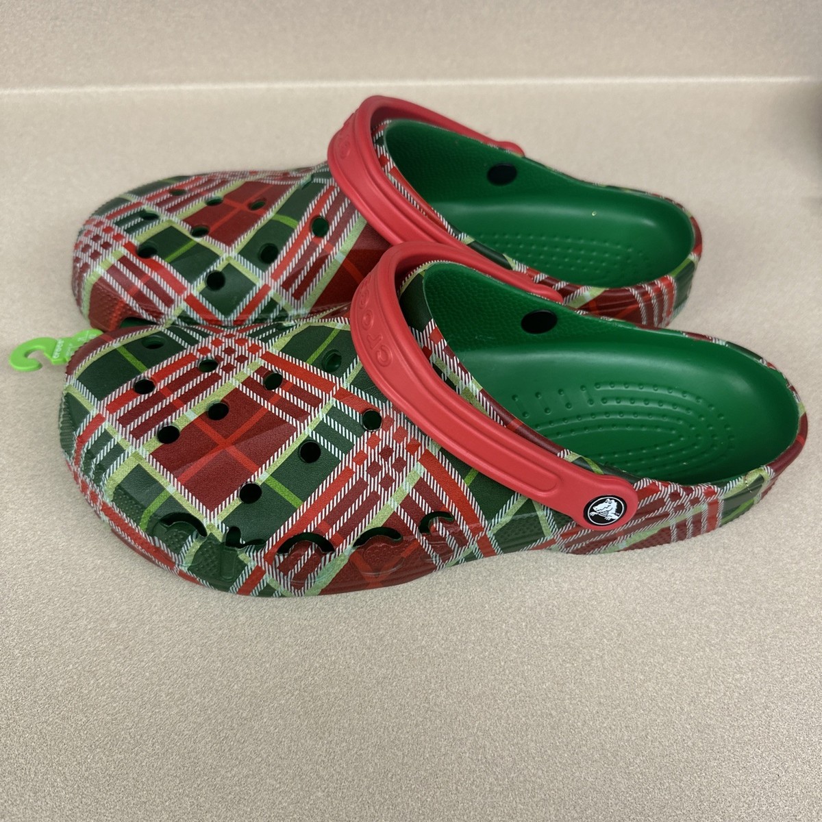 New Crocs Baya Holiday Plaid Clog Christmas Sz 12 Red/Green 