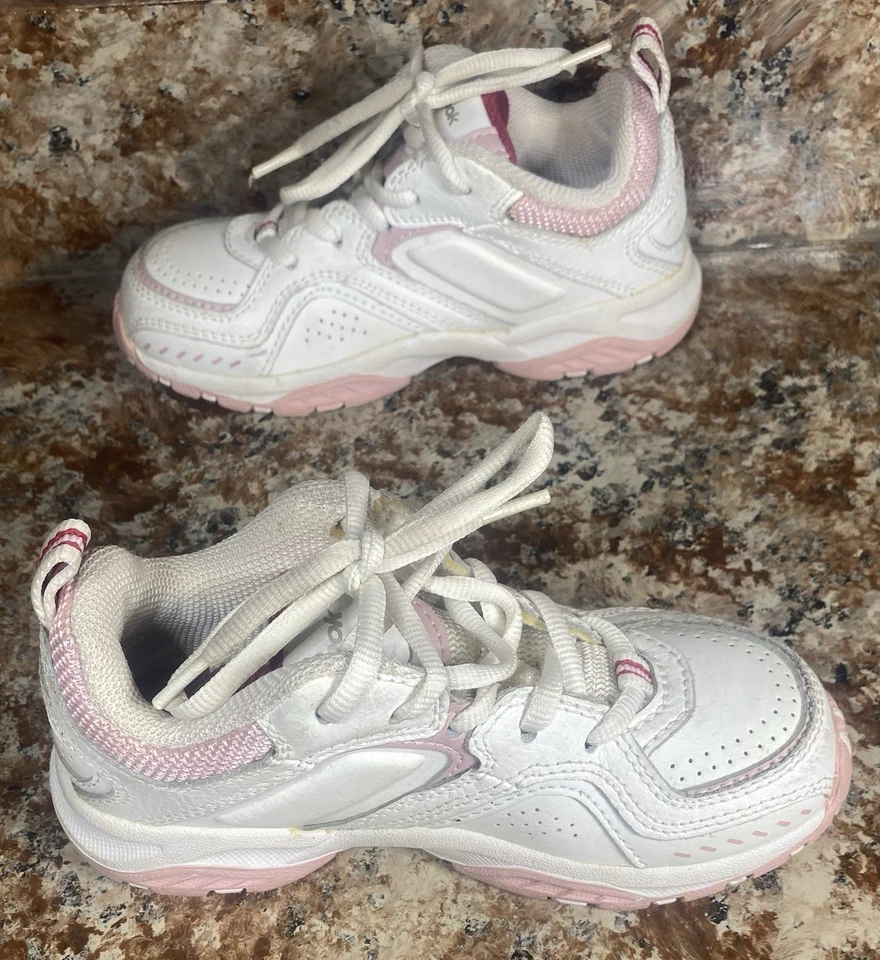 Reebok Pink Strawberry Kids Size 11.5 High Top Athletic Lace Up Shoe Foto 2 de 4