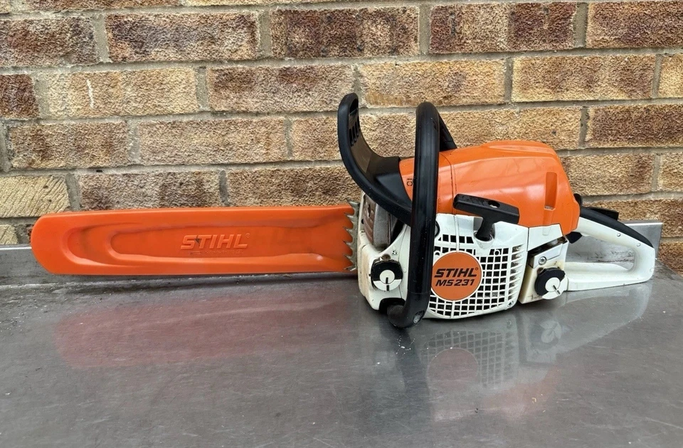 Stihl MS231 Petrol Chainsaw - MS 231 Chainsaw - Image 3 of 4
