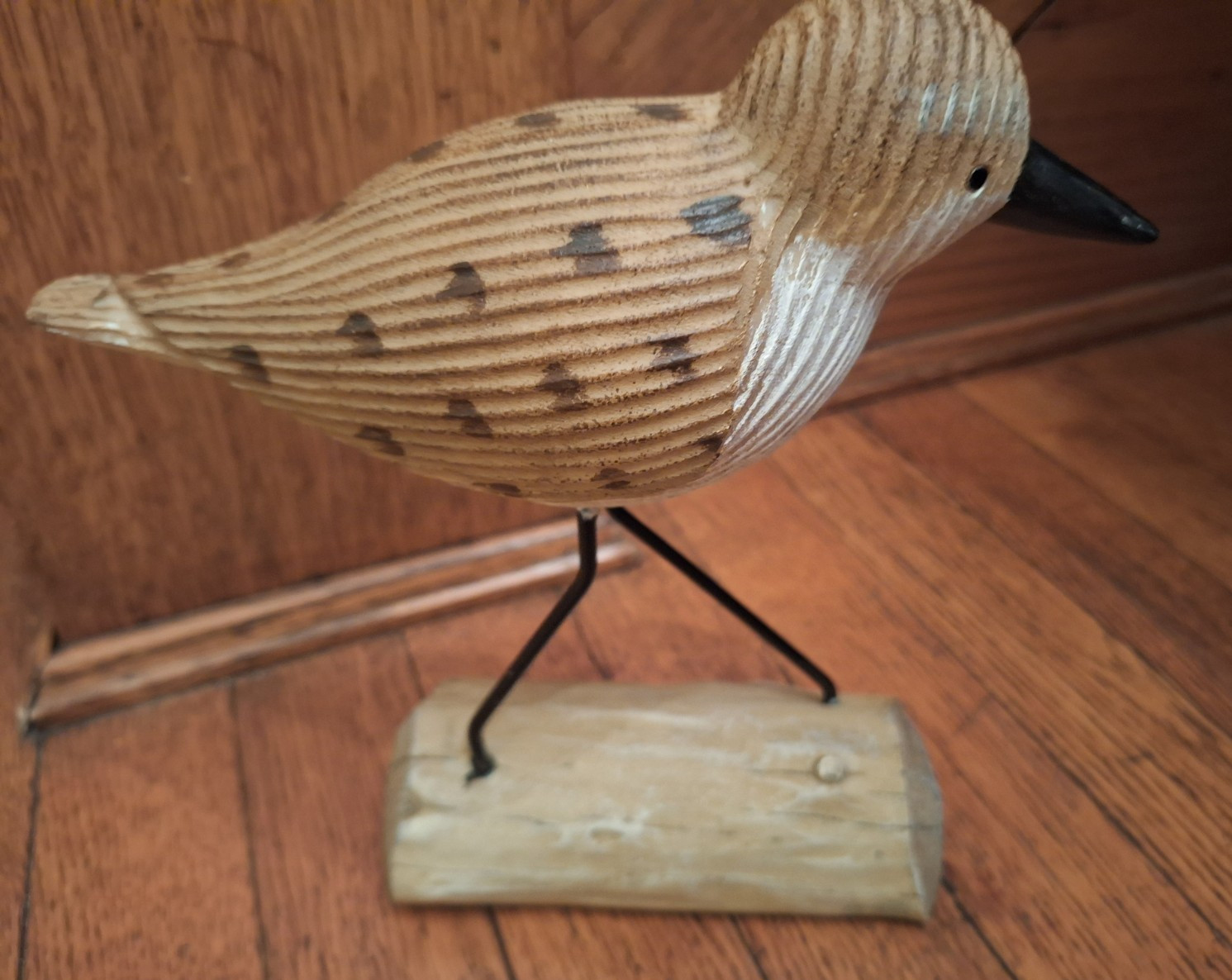 Vintage Wood Look Shorebird/Sandpiper Mounted on Wood Look Driftwood Metal Legs