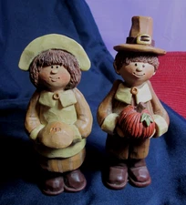 Lot of 2 Blossom Bucket Suzi Skoglund Child Like Pilgrims Thanksgiving Figurines