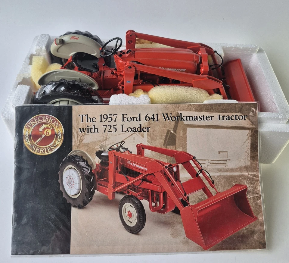 1/16 The 1957 Ford 641 Workmaster Tractor With 725 Loader, Precision Series - Image 3 of 4