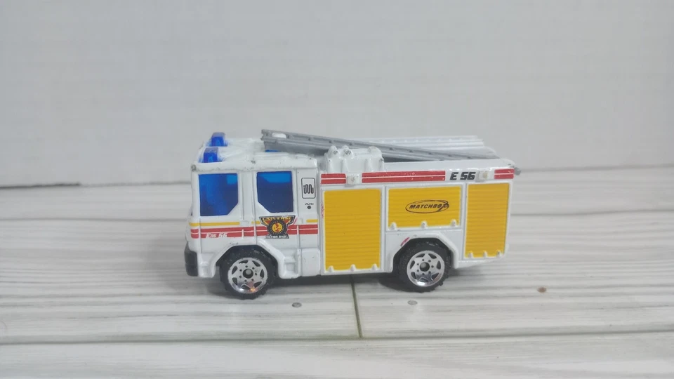 Matchbox Flame Eaters Series Dennis Sabre Fire Truck #30 of 75 1:64 Diecast - Image 2 of 4