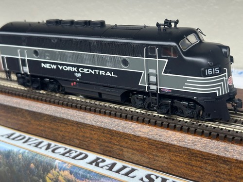 NEW YORK CENTRAL NYC EMD F3A LOCO - DC / DCC Ready " GRAY STRIPE " HO Scale NEW - Picture 11 of 15