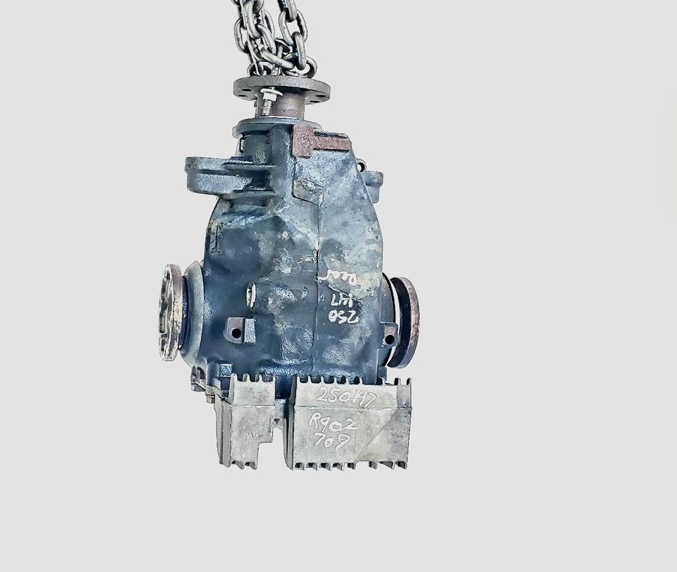 2003 2004 2005 BMW Z4 OEM Differential Carrier Automatic RWD 3.64 Ratio - Image 2 of 4