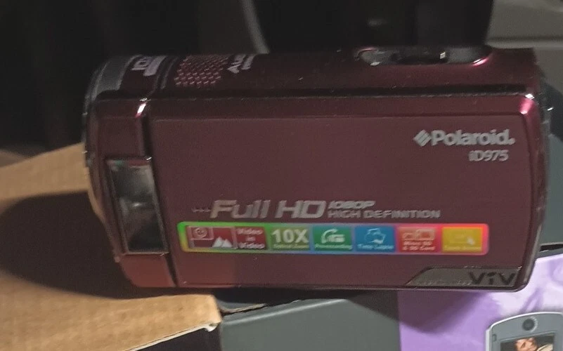 Polaroid ID975-RED16MP Camcorder with 3-Inch LCD Touch Screen (Red) w/0 Charger  - Image 2 of 4