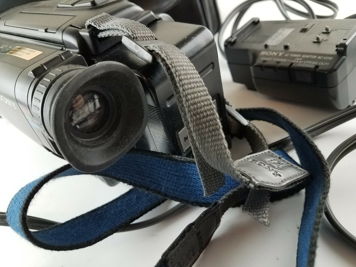 Sony Handycam CCD-TR70 Video8 Camera With Bag, Charger, and