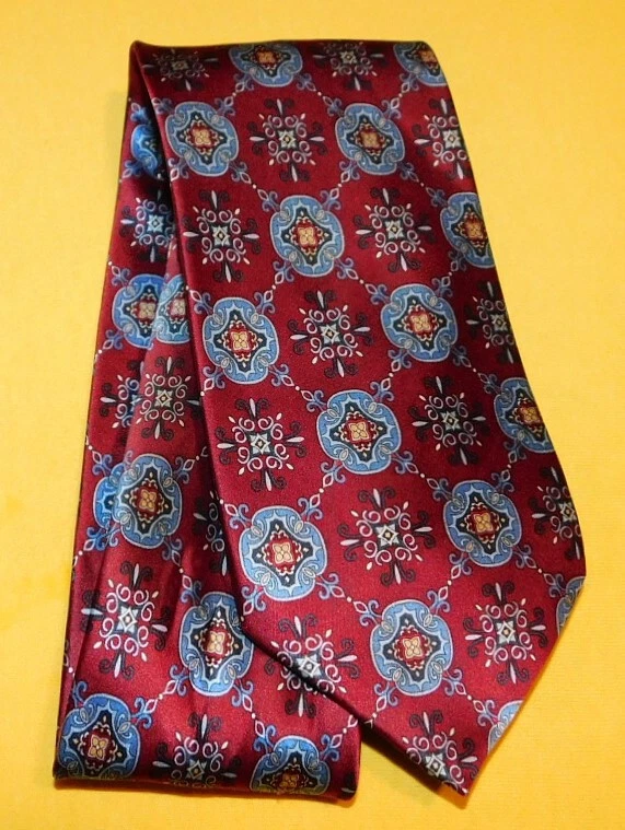 CORBATA MEDALLÓN HOMBRE BIRMANIA BIBAS ROJO/AZUL/AMARILLO - CORBATAS - CORBATAS DE DISEÑADOR. Foto 2 de 3