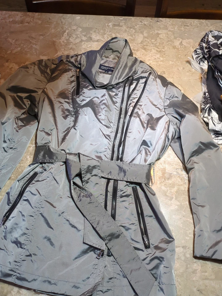Jones New York Signature windbreaker Jacket Women Metallic Silver belted Medium - Image 2 of 4