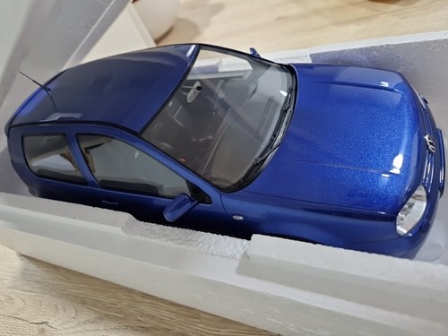 Volkswagen Golf 4 R32 ESCALA 1:12 OTTOMOBILE Edicion Limitada - Imagen 14 de 14