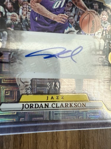 2023-24 Painini Crown Royale Jordan Clarkson Autograph Gold International 3/3 - Picture 3 of 3