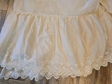 Embroidered Eyelet Dust Ruffle Bed Skirt Vintage Great Condition KING