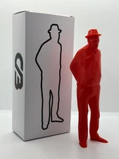 Umarell anziano che osserva i cantieri ideale come regalo