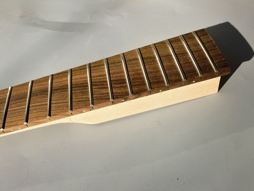 Cabeza de paleta grande mástil de guitarra de arce 22 trastes 30 pulgadas sin perno de incrustación en el talón - Imagen 6 de 7