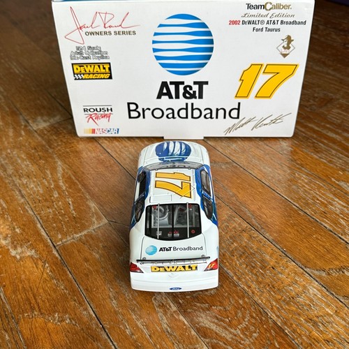 1/24 TEAM CALIBER #17 MATT KENSETH 2002 Ford Taurus DeWalt ATT Broadband OWNERS - Picture 4 of 15
