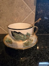 Golden Handle Ceramic Tea/Espresso Mug , 7.74 Oz Feather Pattern w/ Saucer