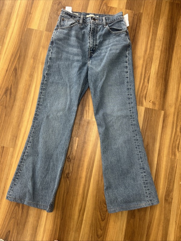 Levi’s 70s High Flare Women’s Jeans Med Light  Blue Denim 26 X 34 NWOT