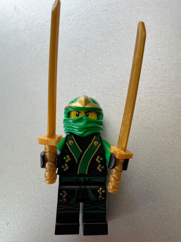 LEGO Ninjago Lloyd ZX The Final Battle Green Ninja njo0070 CMF Gold Weapons