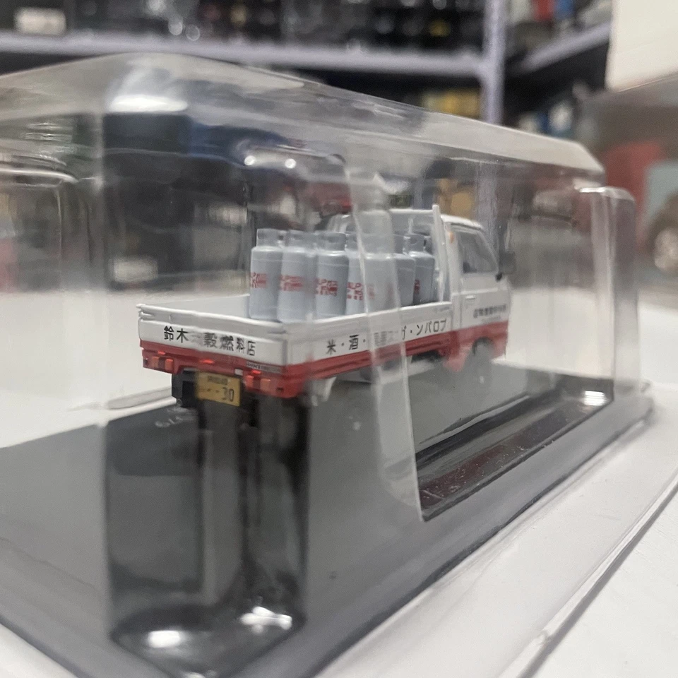 Spark 1: 43 Japanese commercial Suzuki Carry 1979 small truck car model  - Image 3 of 4