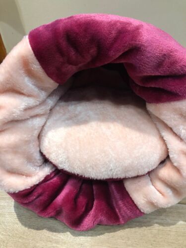 CHIHUAHUA PUPPY DOG PET CAT BED SNUGGLE SACK SAK BAG DESIGNERPETS - Picture 4 of 6
