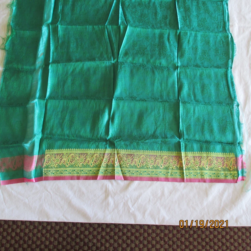 Gorgeous GREEN Gold WOVEN Metal Thread SILK BLEND Fabric MATERIAL Sewing CRAFT - Image 2 of 4