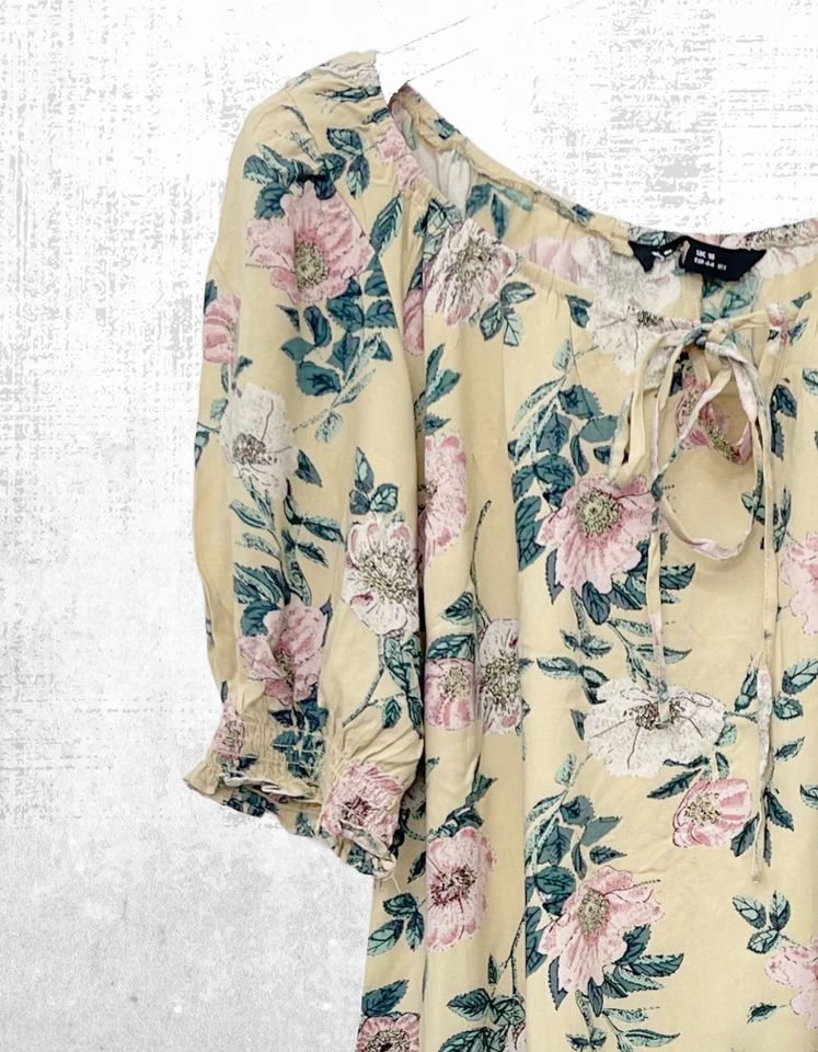 Blusa Ex Curve para mujer talla grande floral con cuello atado en marrón natural (un poco defectuosa) Foto 4 de 4