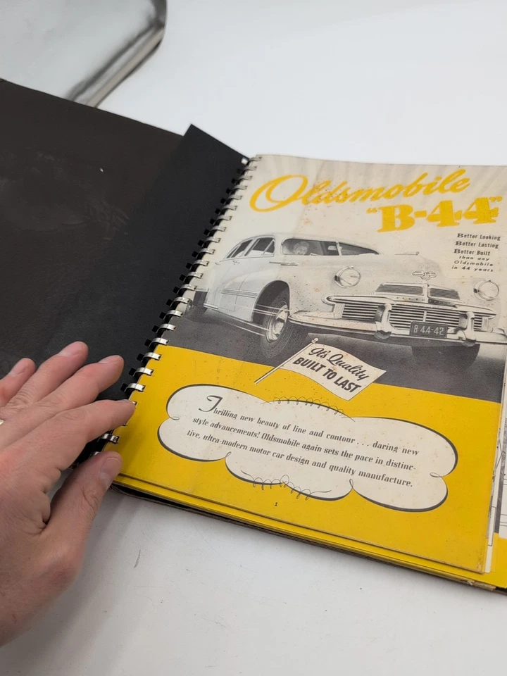 Oldsmobile 1941 álbum distribuidor característica folio distribuidor álbum tapicería a color Foto 2 de 4