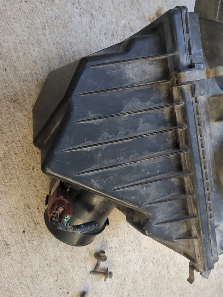 00-04 Nissan Xterra 3.3 V6 Intake Airbox Cleaner Genuine OEM - Image 4 of 4