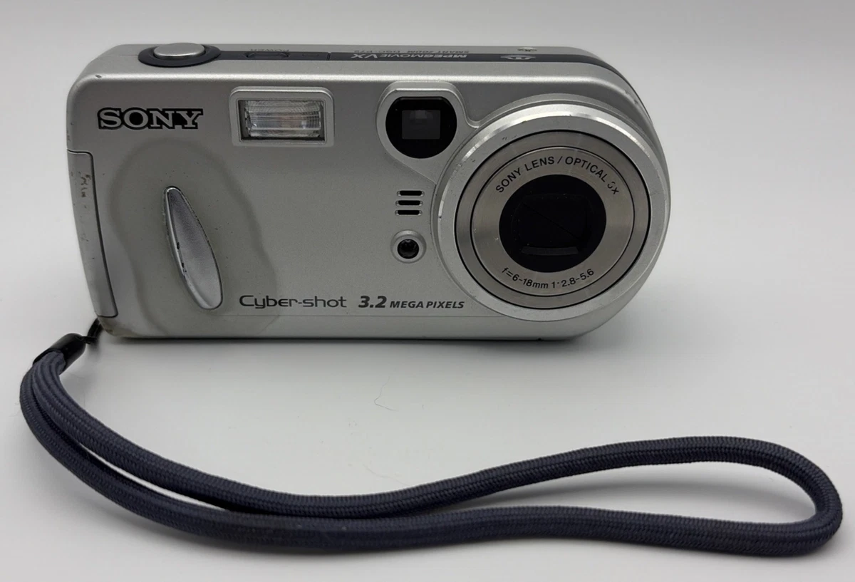 Sony Cyber-shot DSC-P72 3.2メガピクセル Sony DSC-P72 3-megapixel digital camera at Crutchfield