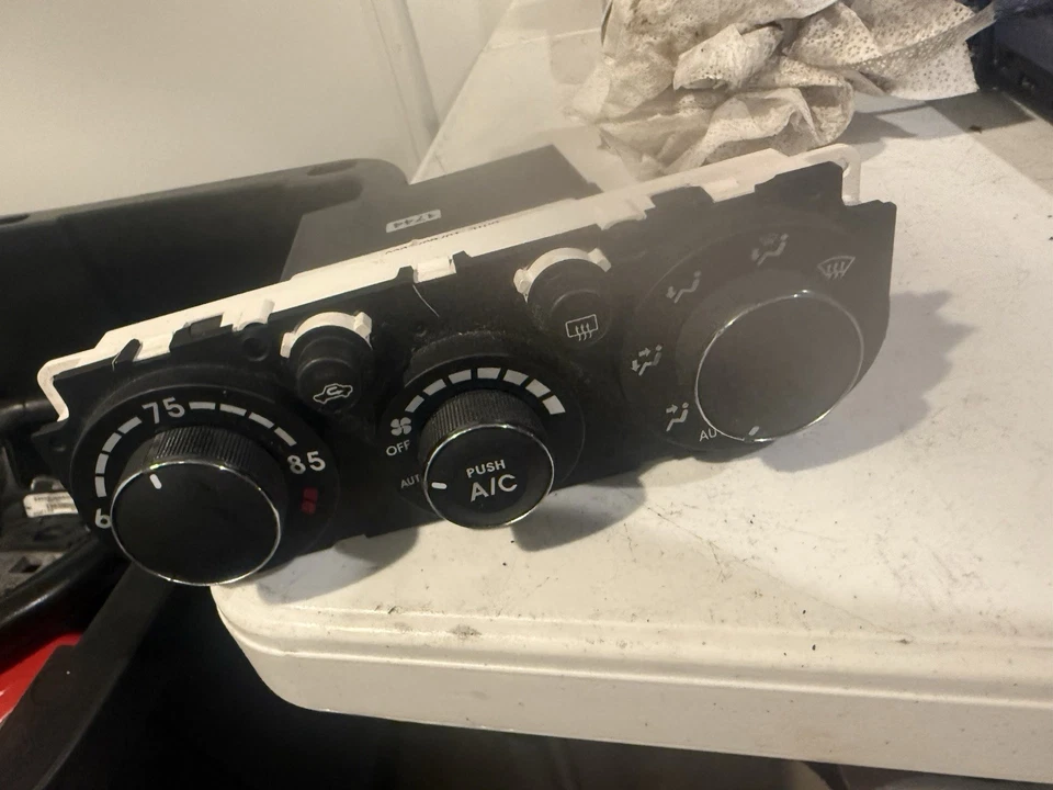 Mitsubishi Galant 2004-2008 aire acondicionado calefacción control de temperatura AT 7820A121HA usado Foto 2 de 4