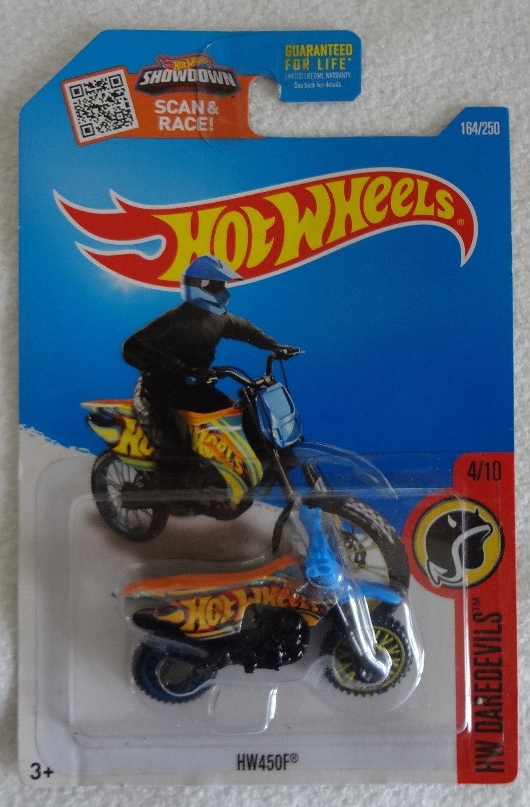 2015 Hot Wheels HW Daredevils 4/10 White & Black HW450F Toy Bike #164/250
